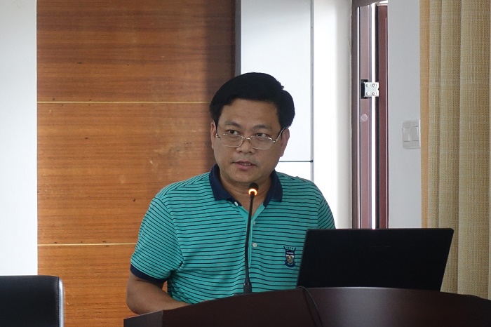 黨委書記王承慶在9月23日中層干部會(huì)議上傳達(dá)省學(xué)校安全工作會(huì)議精神（黨委宣傳部 袁媛攝影）.jpg