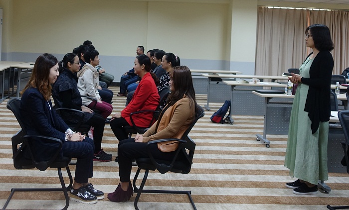 輔導員心理咨詢技能培訓現(xiàn)場（學生工作處 朱澤東攝影）.jpg
