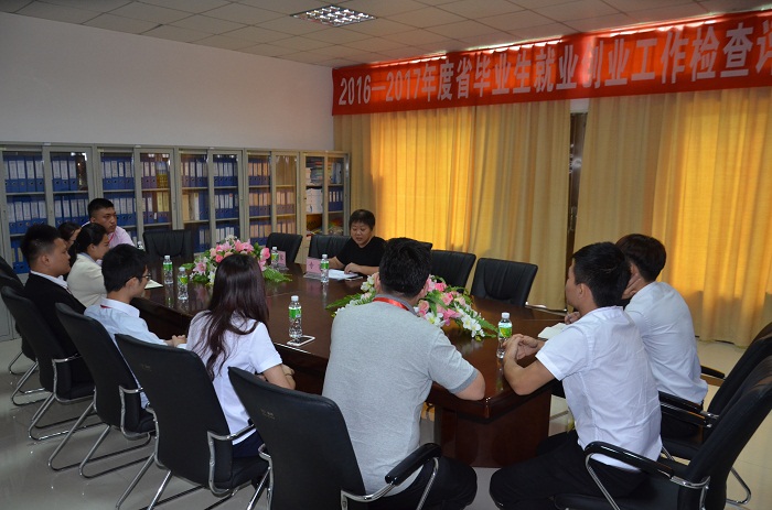 （學(xué)生座談會(huì)現(xiàn)場(chǎng) 黨委宣傳部朱澤東攝影）.JPG