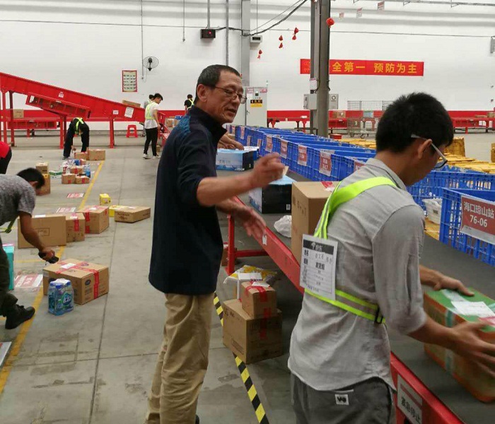 （實(shí)訓(xùn)現(xiàn)場(chǎng) 商學(xué)院供圖）.jpg