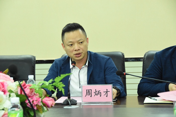 黨委副書記周炳才出席開班儀式并發(fā)表總結(jié)講話（海職青年記者團(tuán) 卓亞明 攝影）.JPG