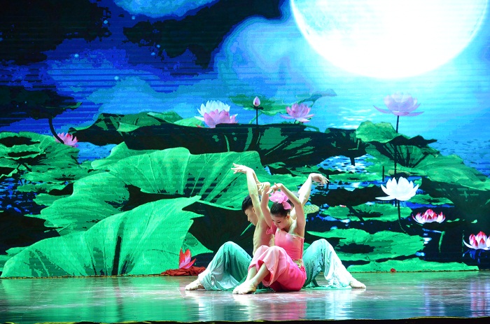 舞蹈《初蓮》（海職青年記者團(tuán) 黎加奎攝影）.JPG