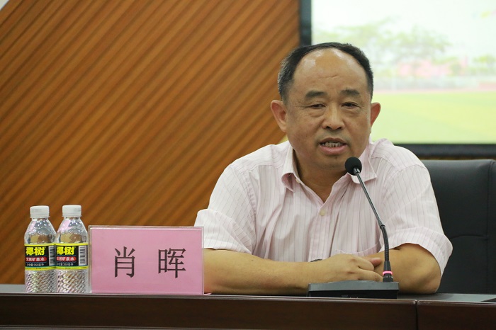 肖暉在開班儀式上講話（海職青年記者團(tuán) 許家波攝影）.jpg